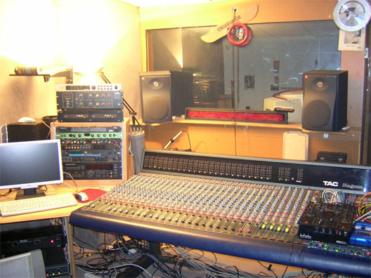 jbl 4208 studio monitors